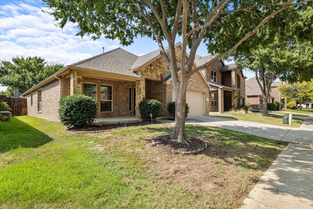 416 Hideaway Road, McKinney