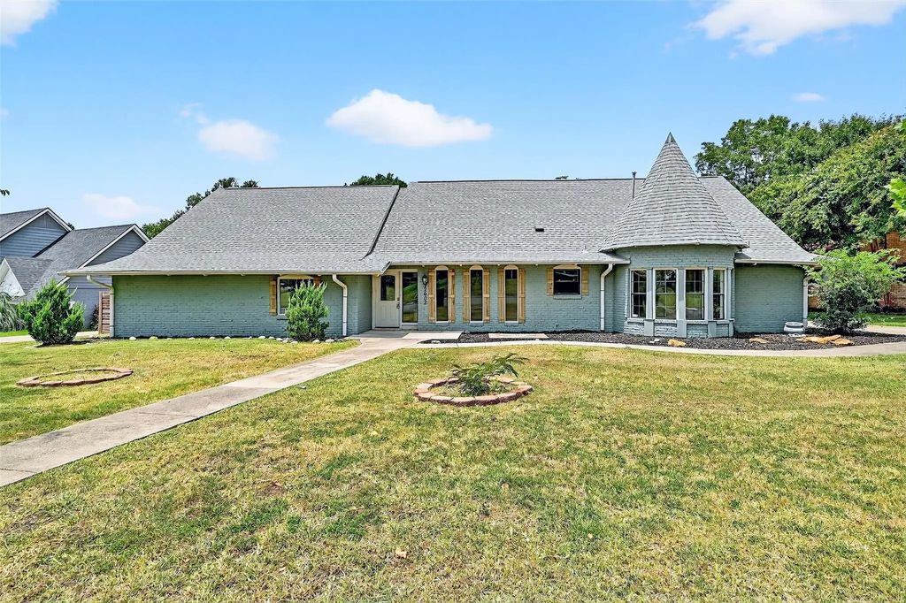 2602 Turtle Creek Drive, Sherman