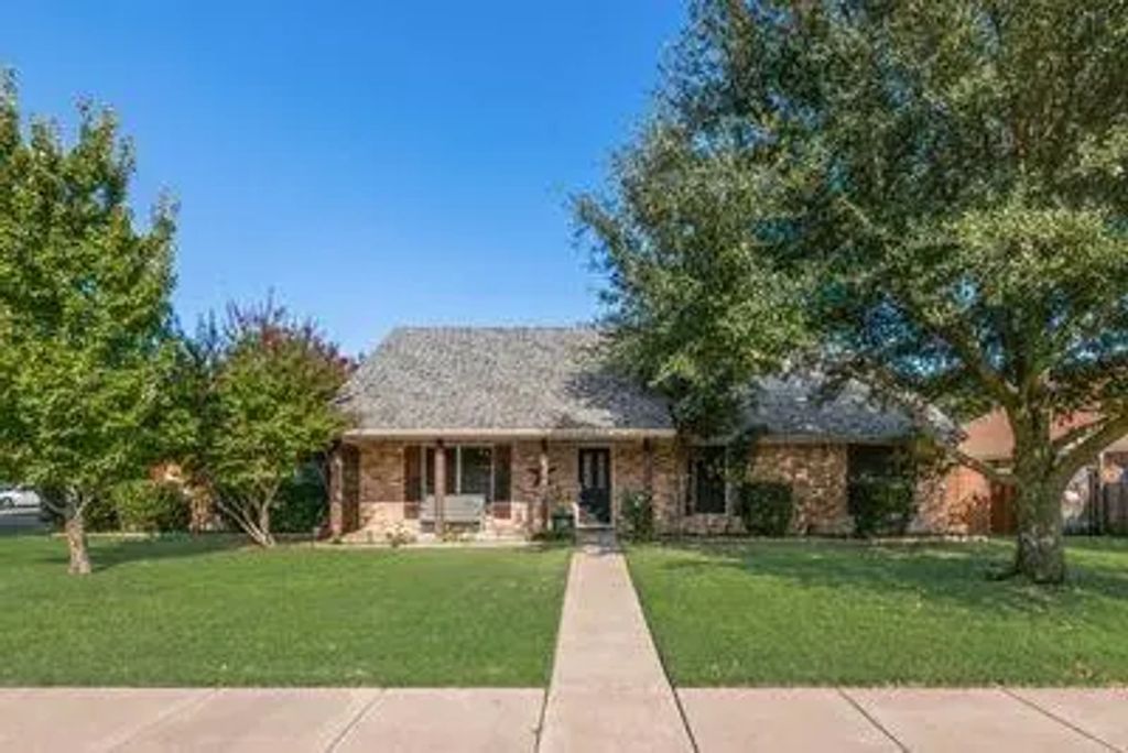 546 Meandering Way, Midlothian