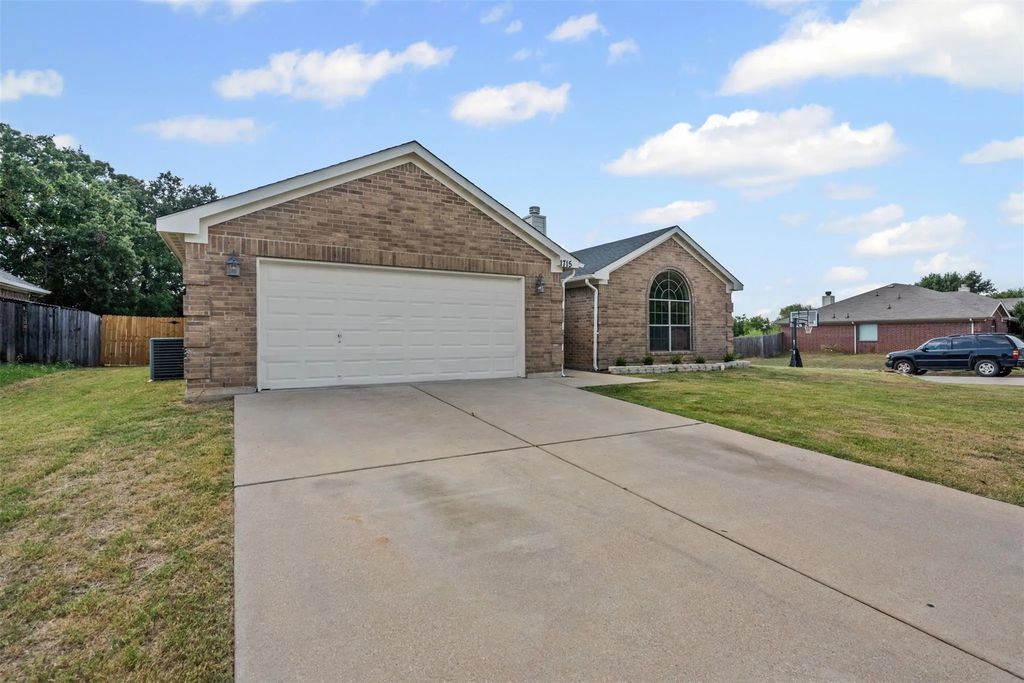 1715 Abaco Drive, Mansfield