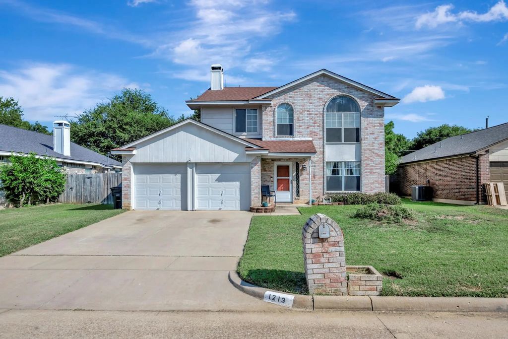 1213 Nicole Way, Fort Worth