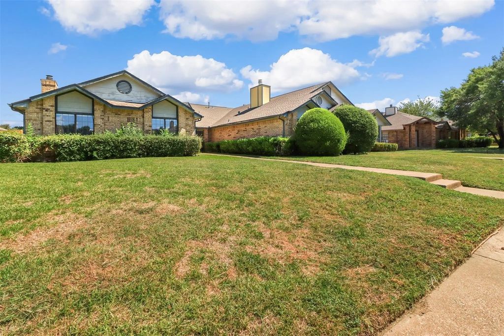 4047 Saint Christopher Lane, Dallas