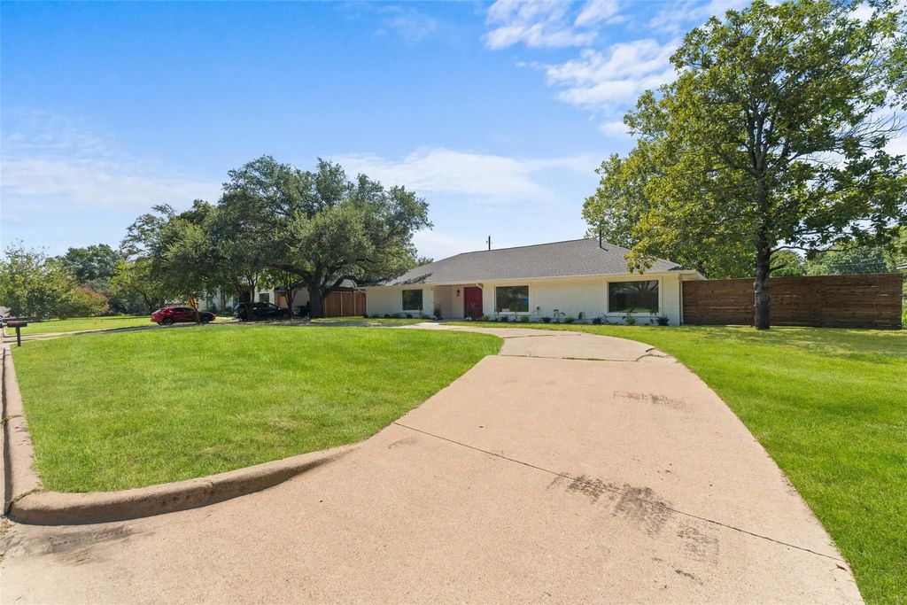 356 Willow Wood Street, Murphy