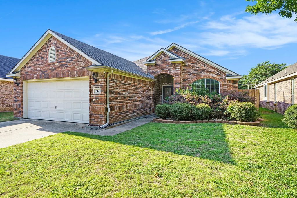 517 Wade Court, Euless