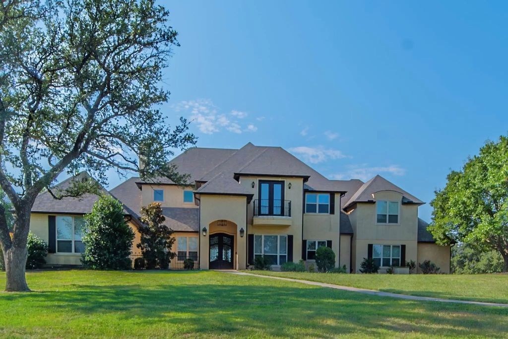 100 Redtail Hawk Drive, Aledo