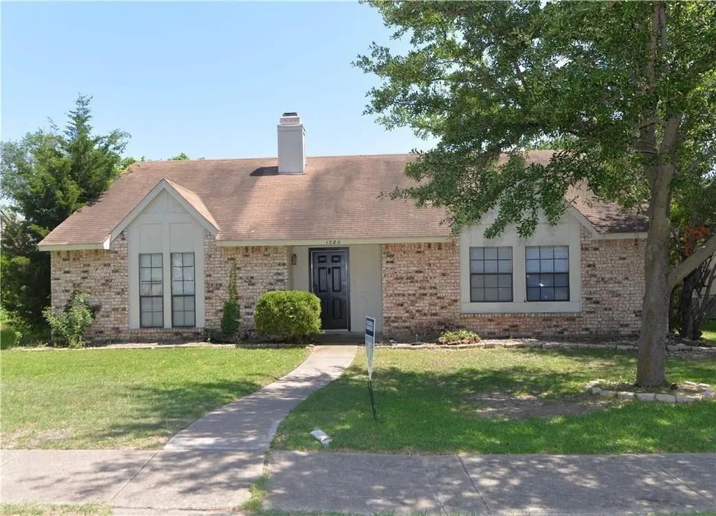1720 Panola Drive, Mesquite