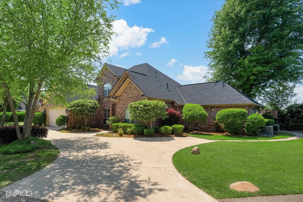 7204 Old River Drive, Shreveport