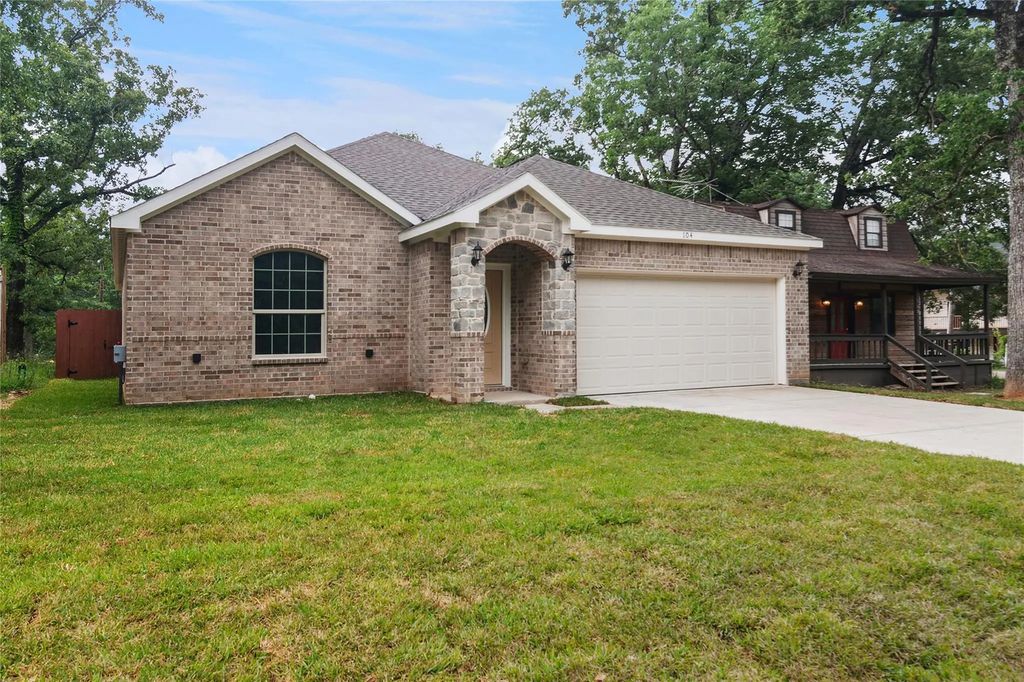 104 White Dove Trail, Mabank