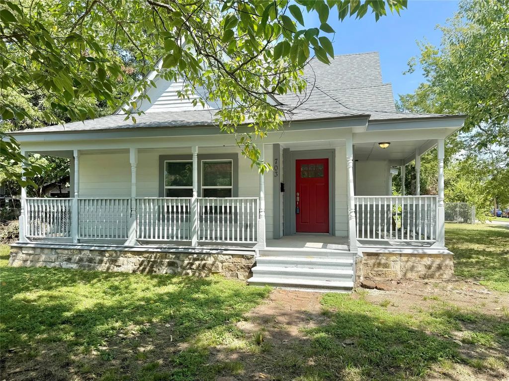 703 N Cleveland Avenue, Sherman