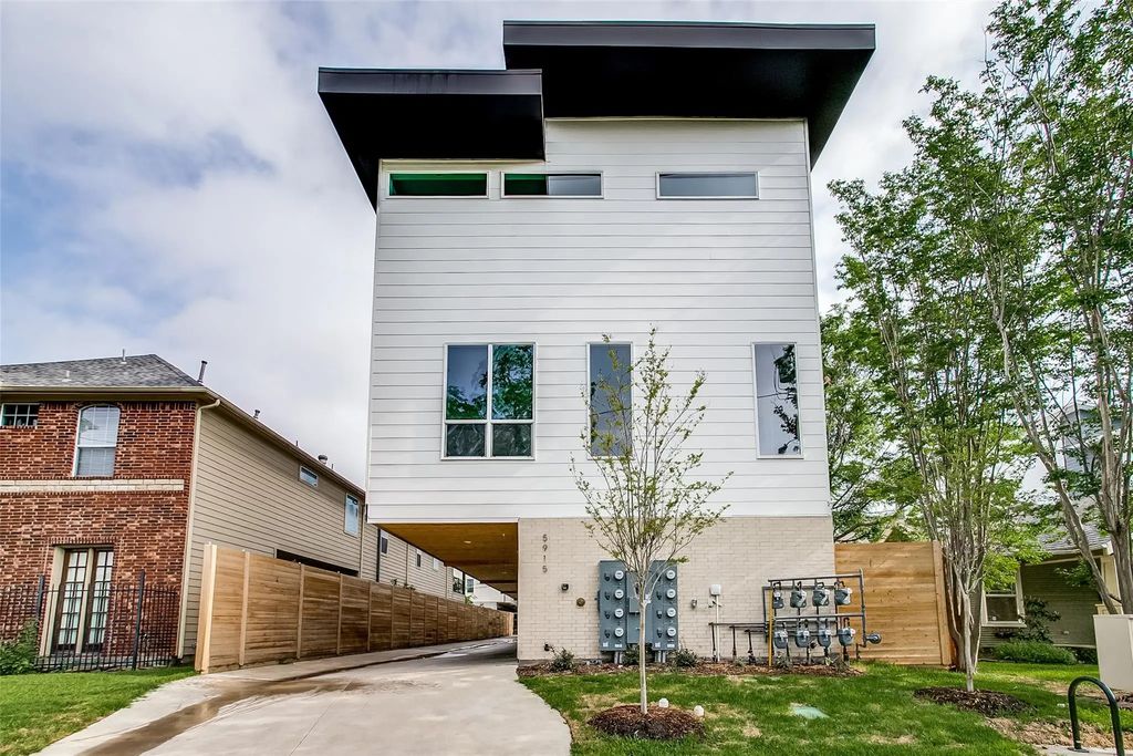 5915 Hudson Street 105, Dallas
