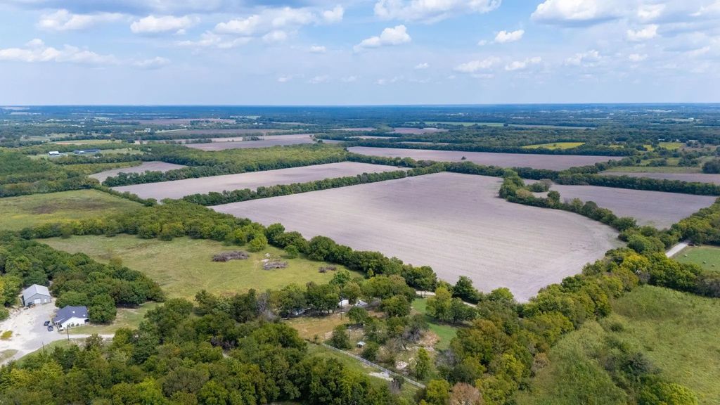 1703 County Road 4605, Trenton