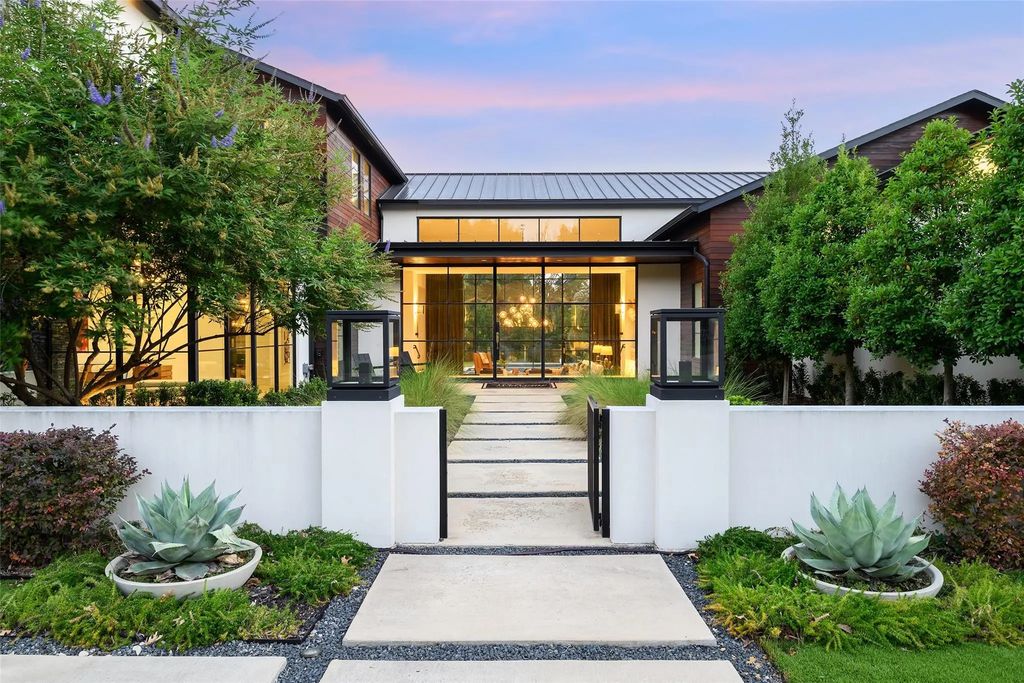5530 Celestial Road, Addison