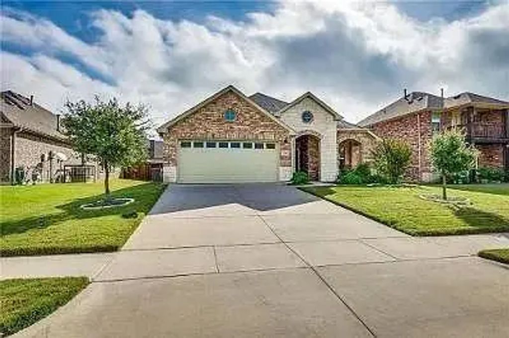 7336 La Mancha, Grand Prairie