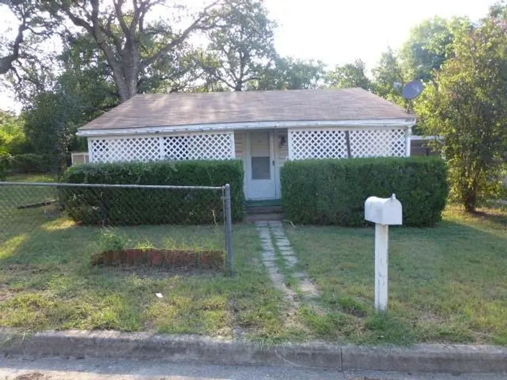 313 N Dubellette Street, Weatherford