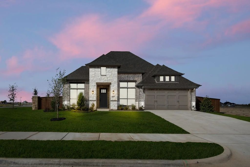 209 Pine Leaf Trail, Waxahachie
