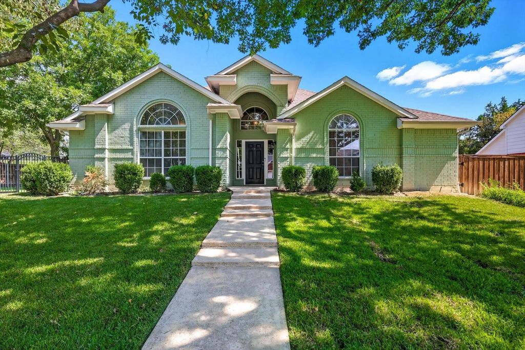 204 Valley Drive, Rockwall