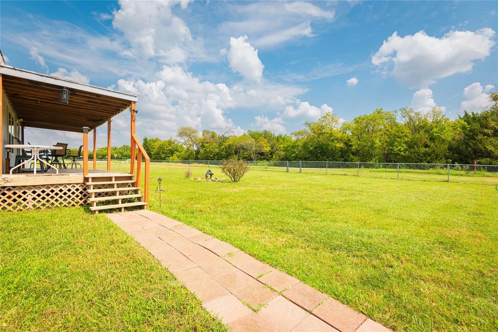 118 County Road 2146, Greenville