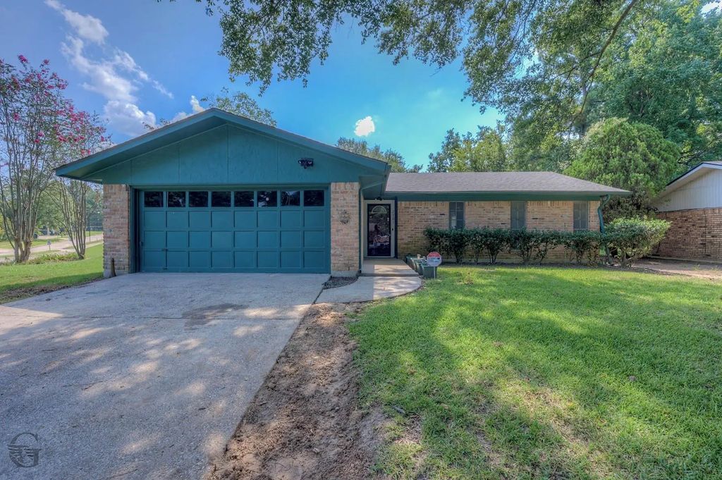 2701 Jonathan Lane, Shreveport