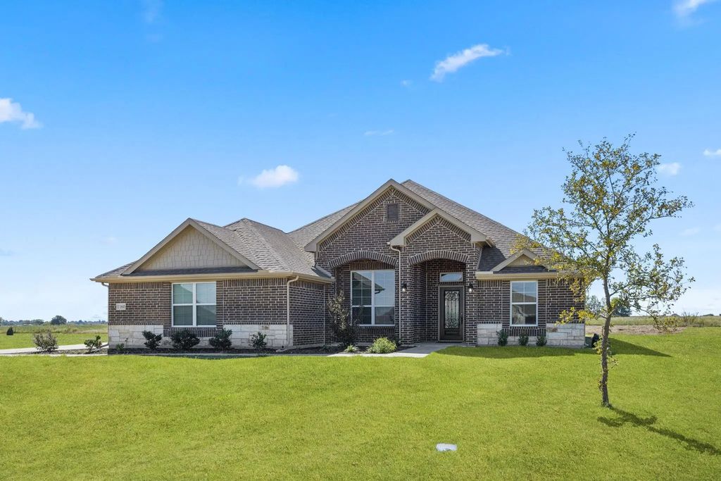 1160 Colina Parkway, Farmersville