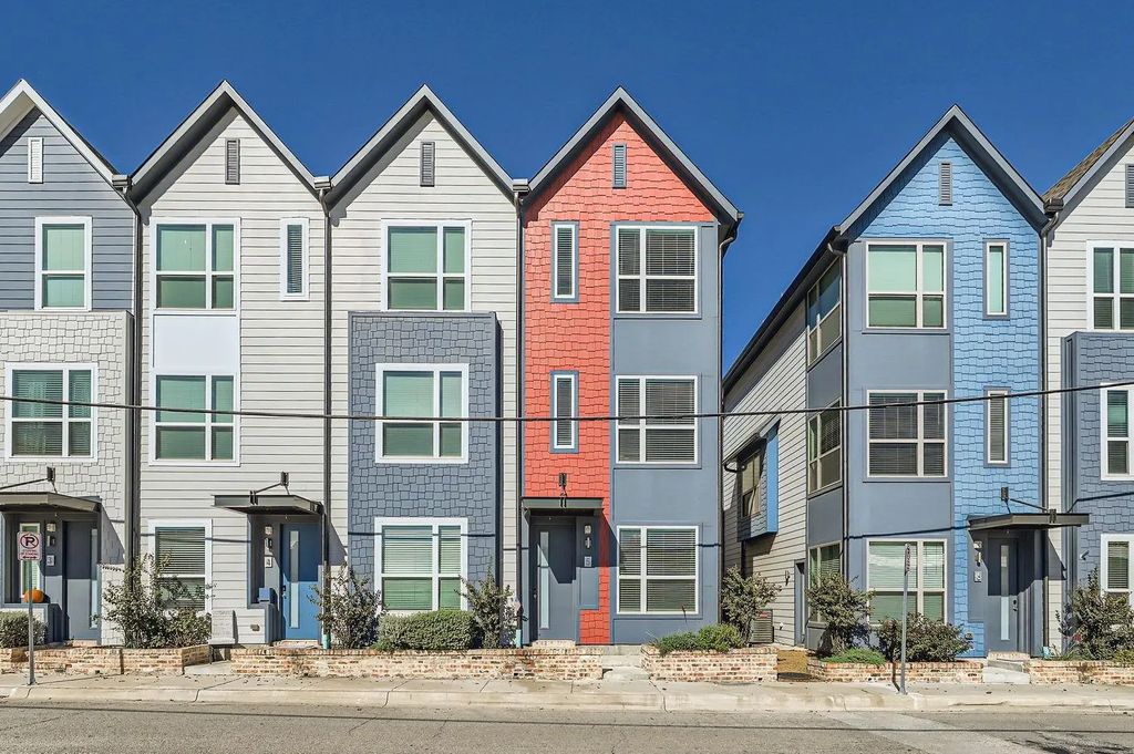 301 E Lamar Street 13, McKinney