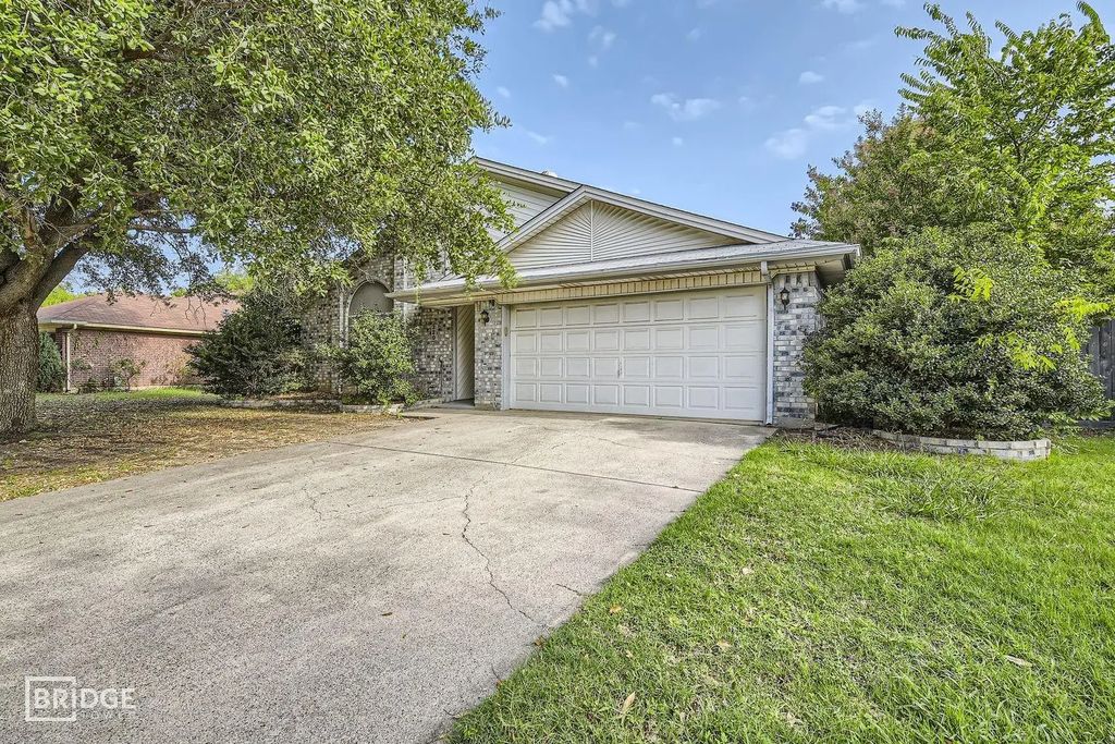 220 Dodge Trail, Keller