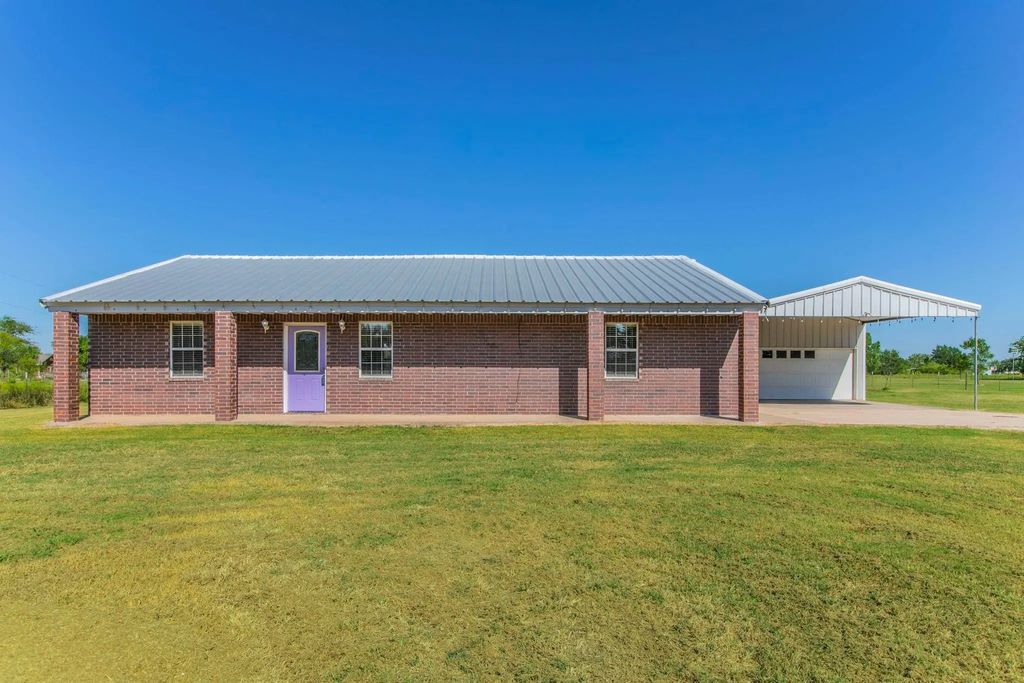 293 W Old Axtell Road, Waco