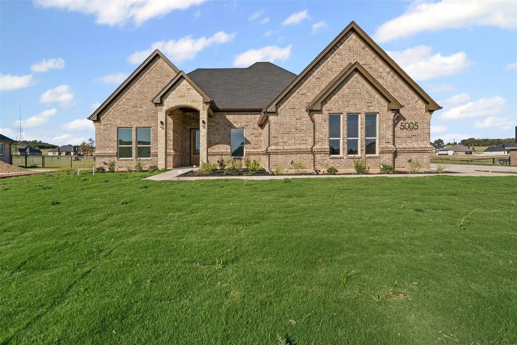 5005 Cottontail Court, Springtown