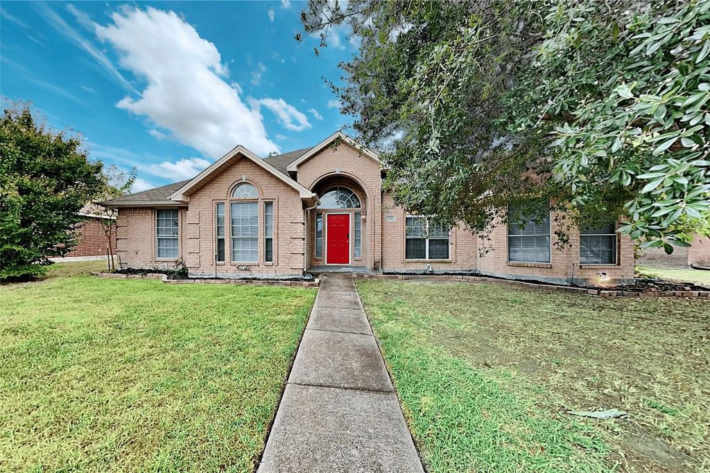 2820 Beverly Drive, Rockwall