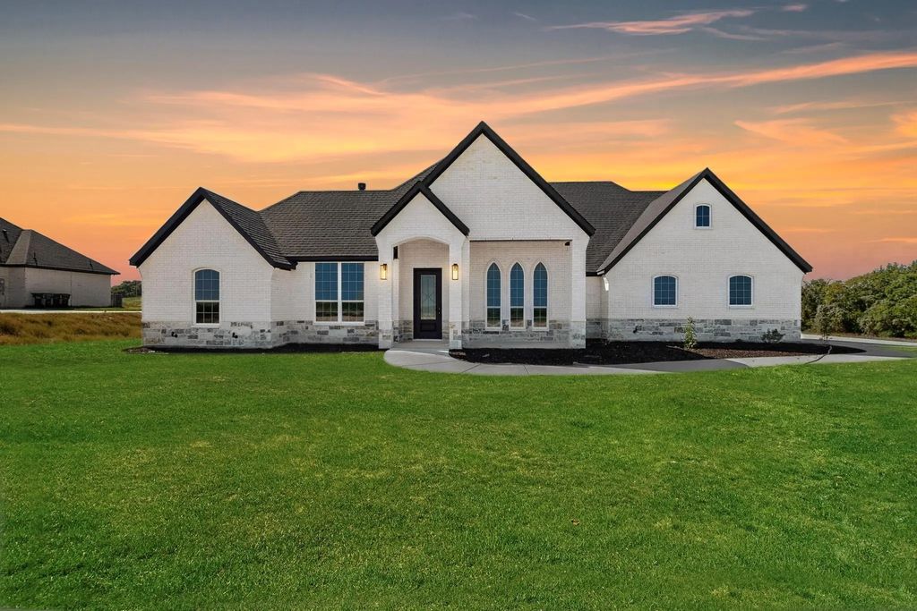 1025 Gonzollas Road, Springtown