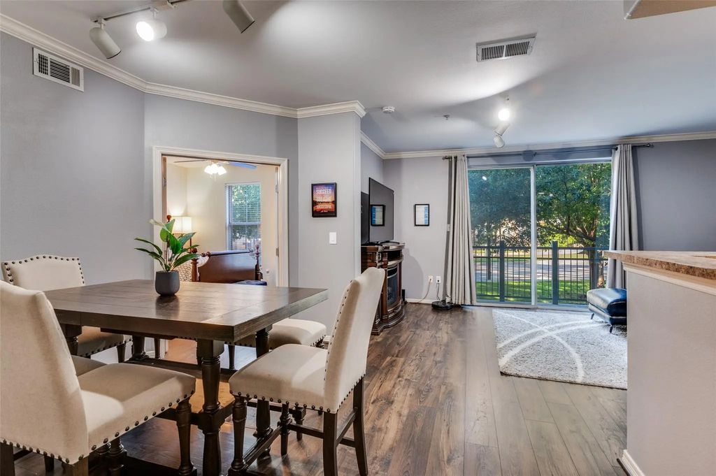 330 Las Colinas Boulevard E 224, Irving