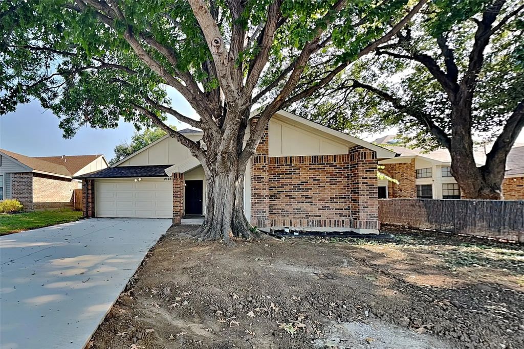 2323 Clareton Drive, Arlington