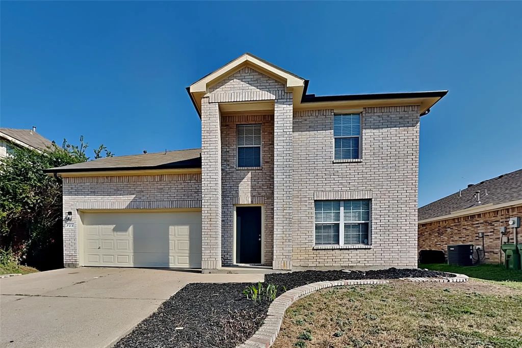 723 Allencrest Drive, Arlington