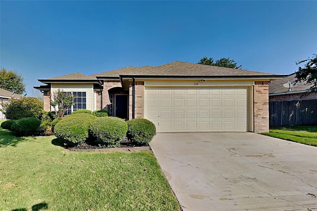 314 S Chestnut Street, Forney