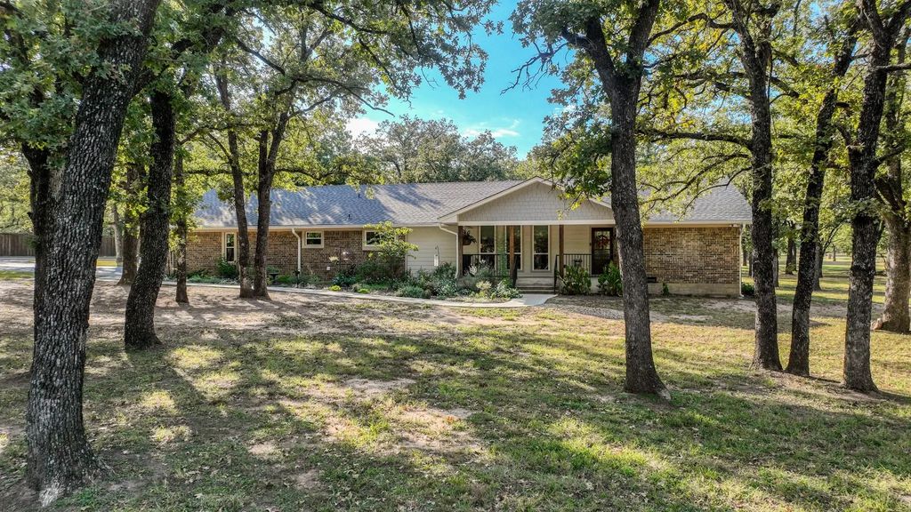 249 Wandering Lane, Weatherford
