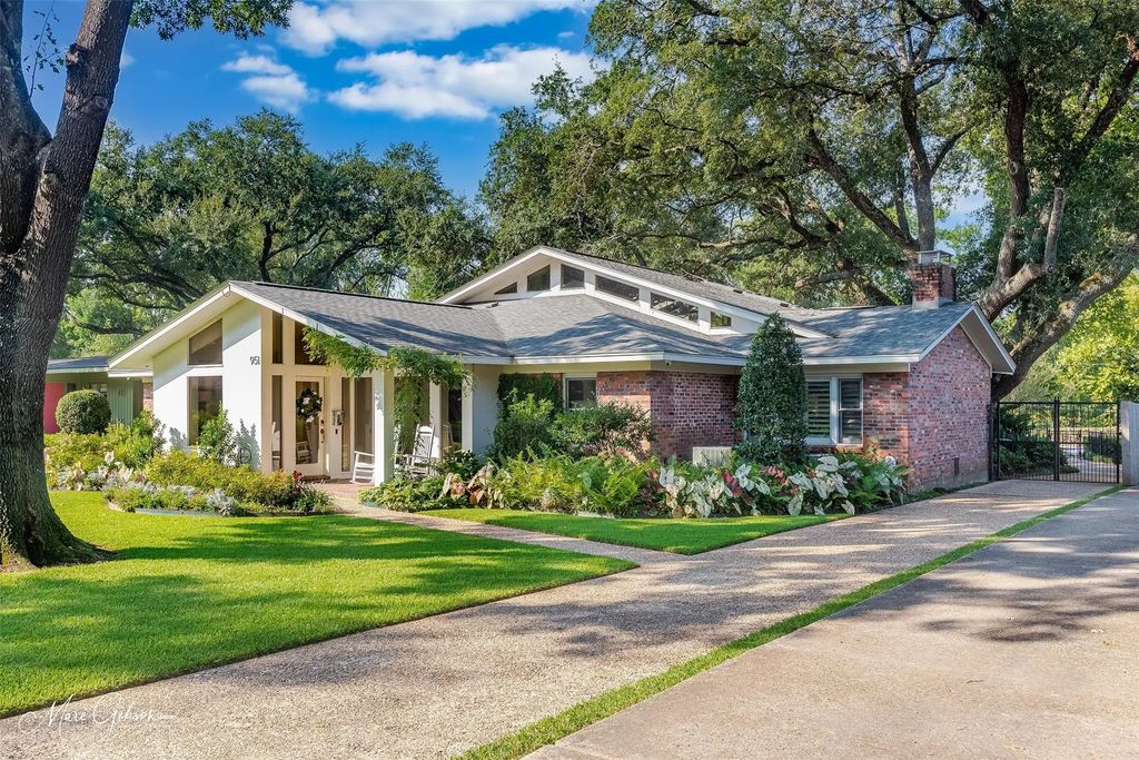 951 Audubon Place, Shreveport