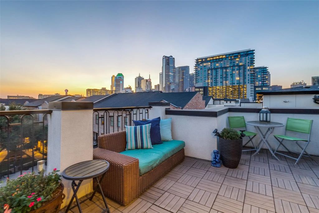 723 S Cesar Chavez Boulevard, Dallas