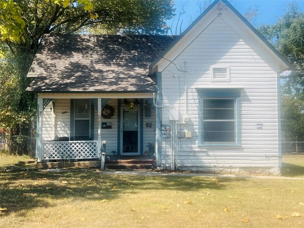 202 S Main Street, Joshua