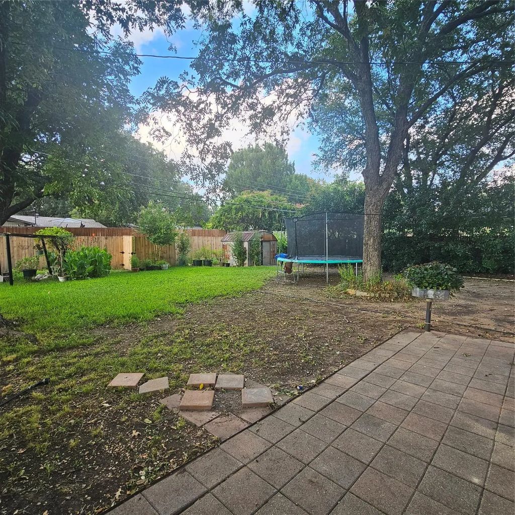 3209 St Croix Drive, Dallas