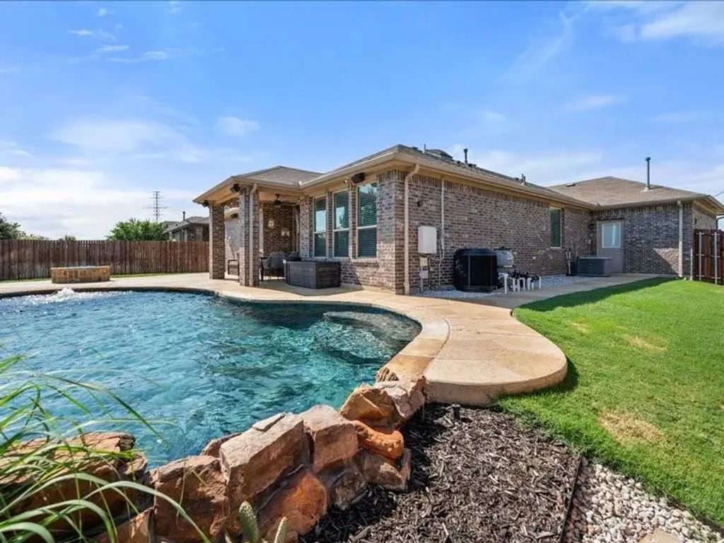 1149 Alnwick Lane, Saginaw