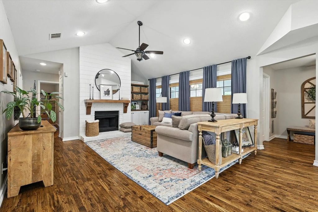 246 Barclay Avenue, Coppell