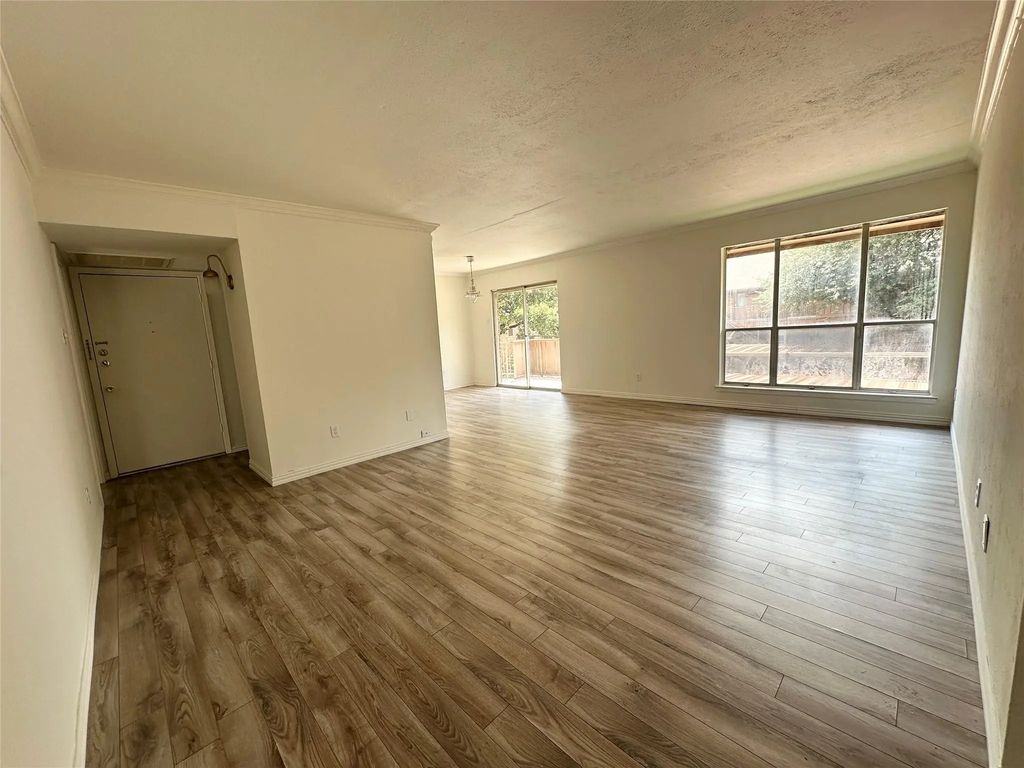 10552 High Hollows Drive 234, Dallas