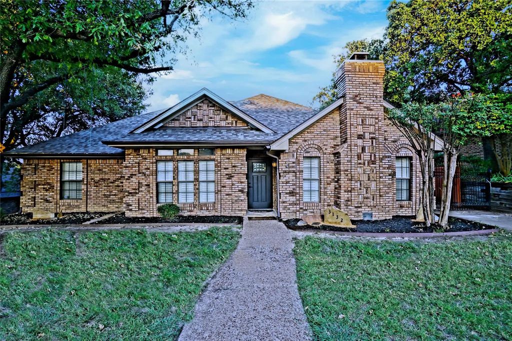 3132 Hurstview Drive, Hurst