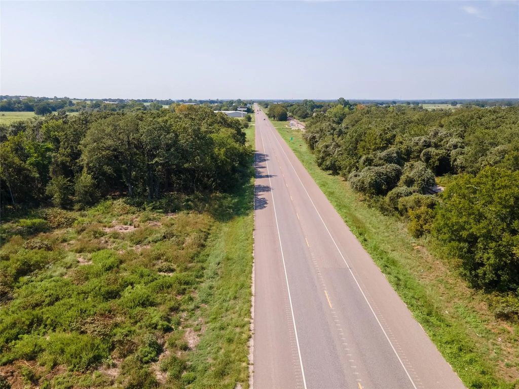 W Highway 114, Paradise
