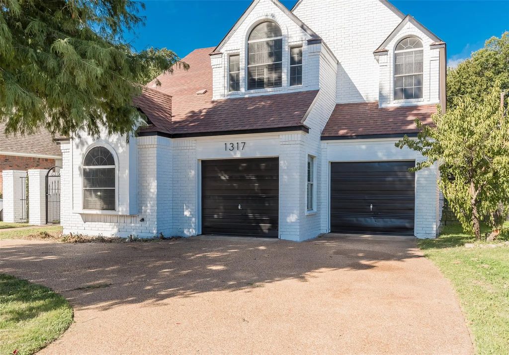 1317 Carver Lane, Irving