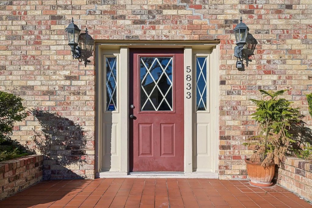 5833 Birchbrook Drive 109, Dallas