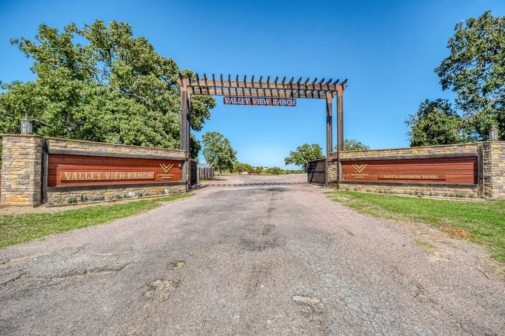 9739 E Us Highway 82, Whitesboro