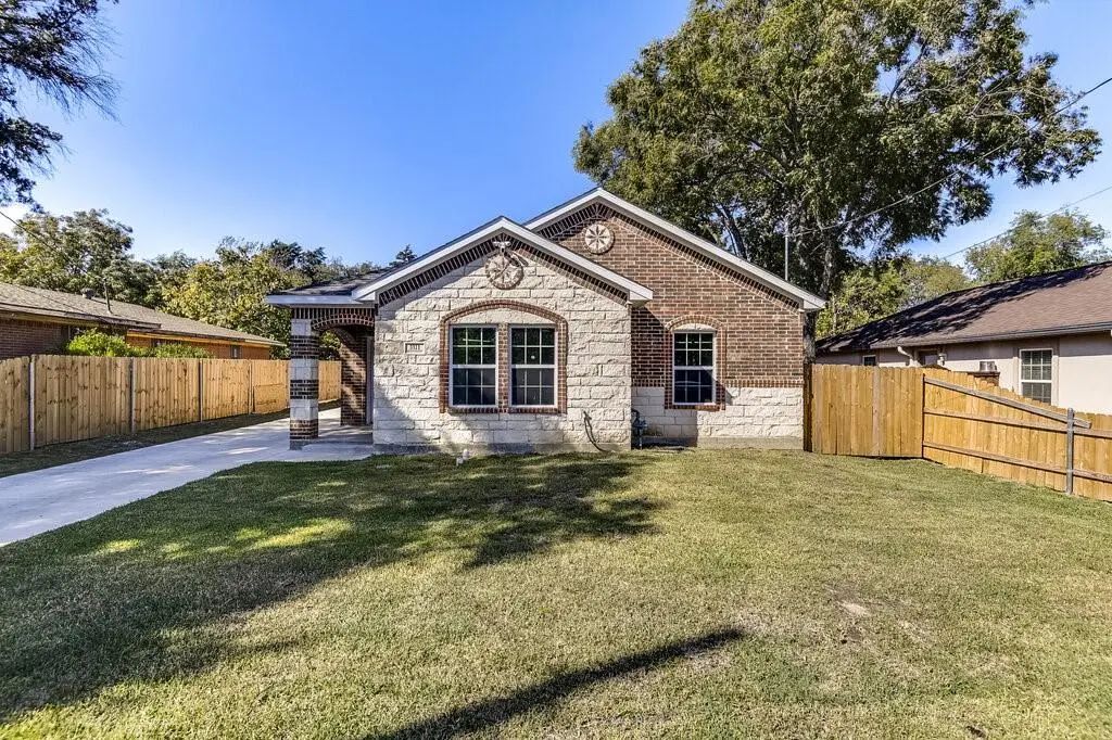 1449 Owega Avenue, Dallas