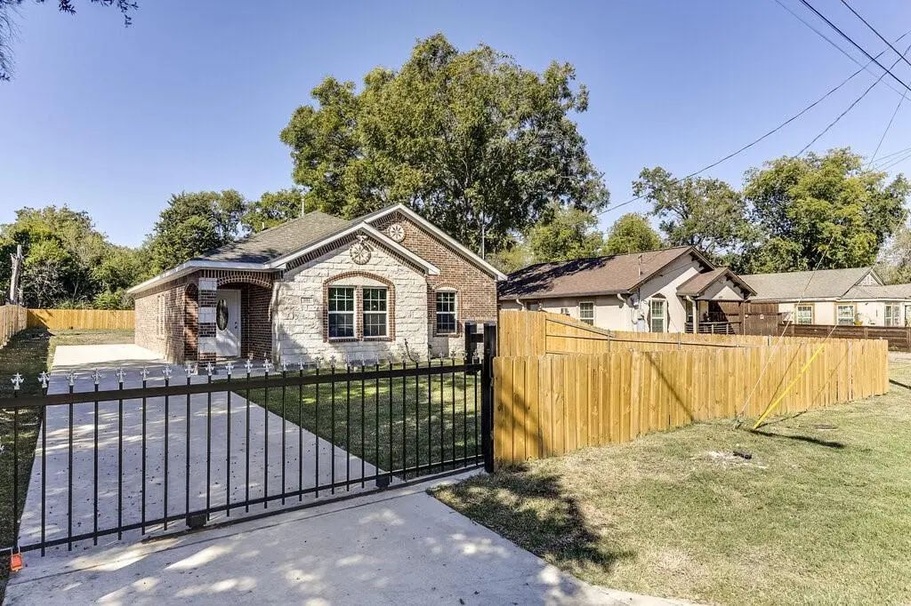 1423 Harlandale Avenue, Dallas