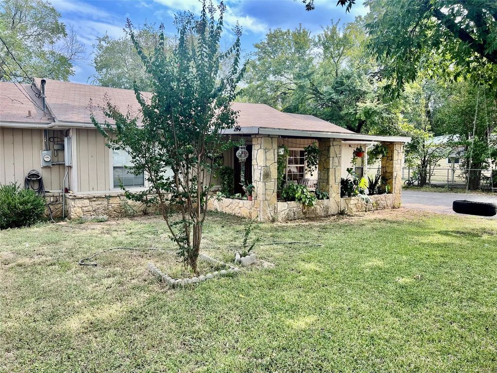 910 W Elm Street, Stephenville