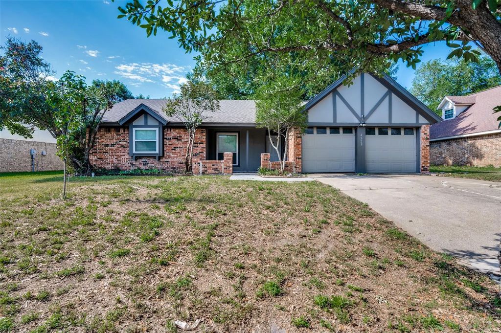 4228 Longleaf Lane, Fort Worth